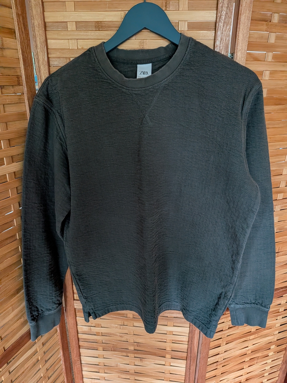Zara Textured Black Crewneck Sweatshirt... Mens....Size Medium